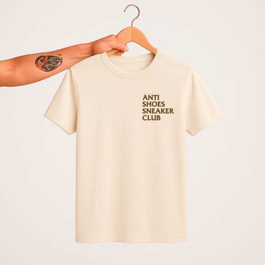 Playera Anti Shoes Sneaker Club, oversized beige.